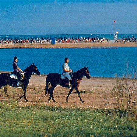 Appartamenti Ai Pini Bibione Bagian luar foto